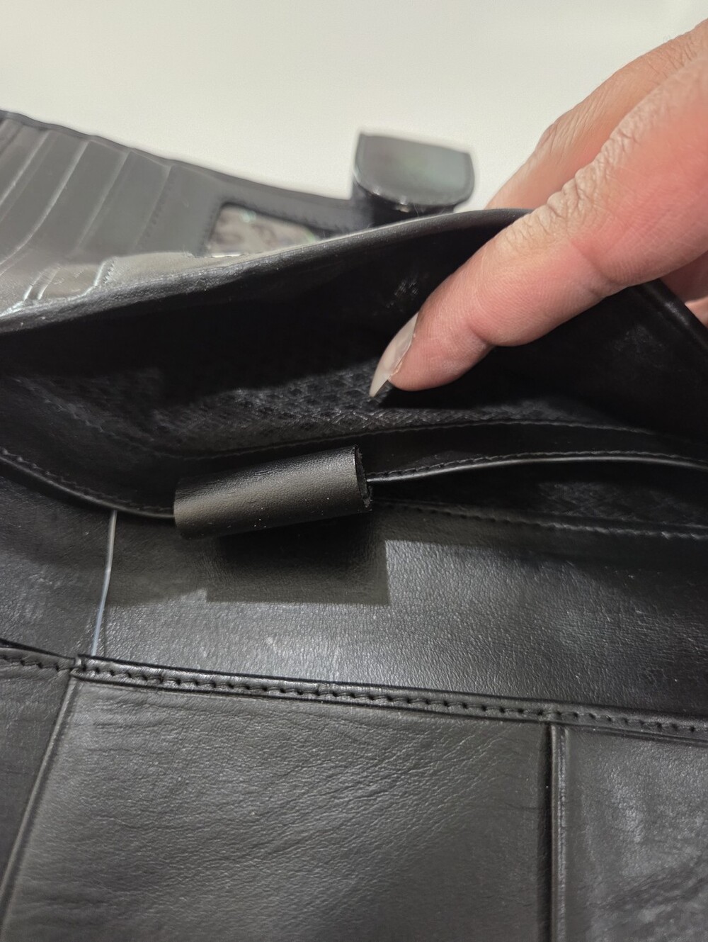 Leather Travel Wallet with RFID Protection - Black 100% Leather. - Picture 7 of 15